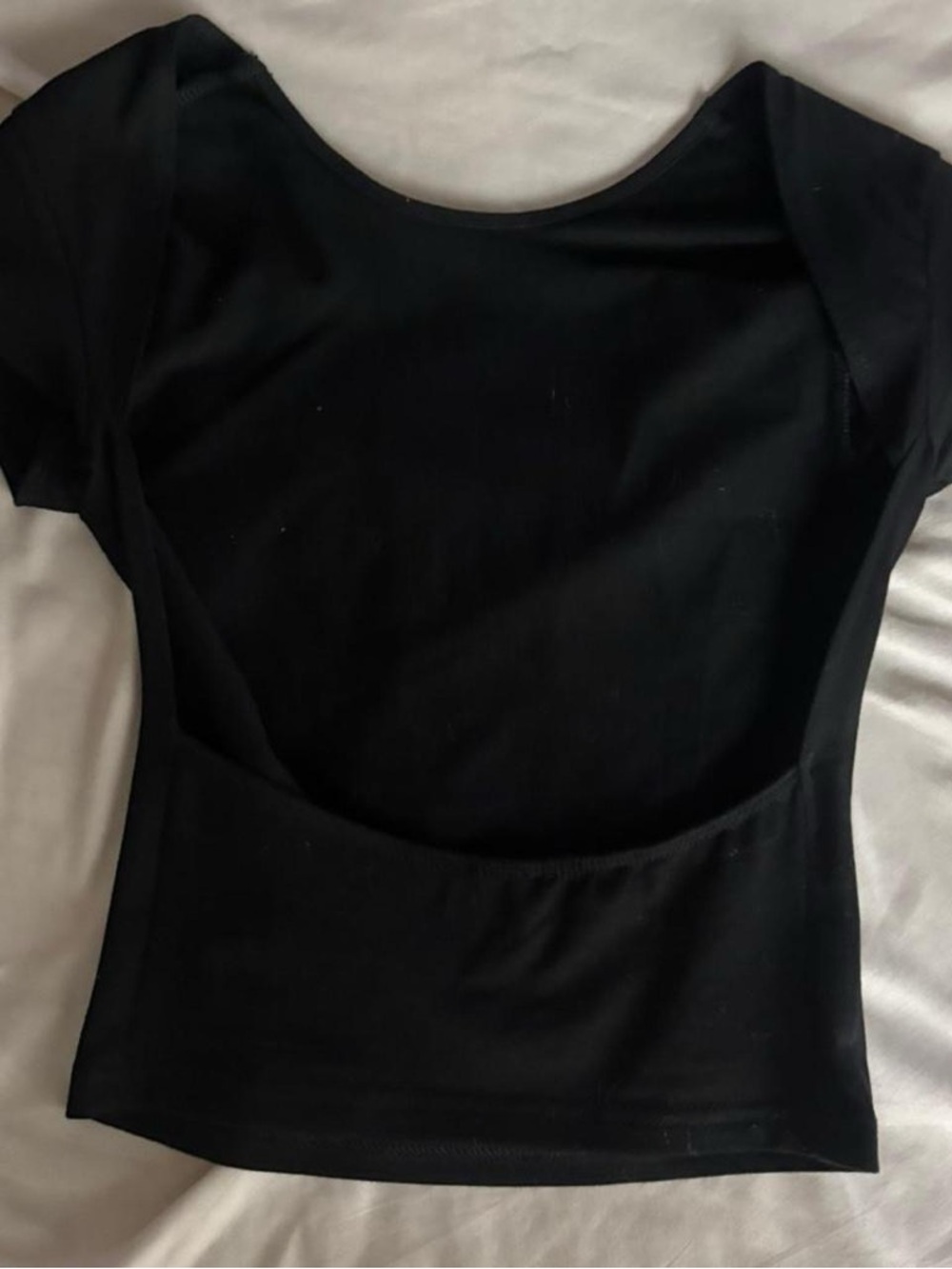 Edikted Black Short Sleeve Open-Back Crop Top - Picture 4 of 4